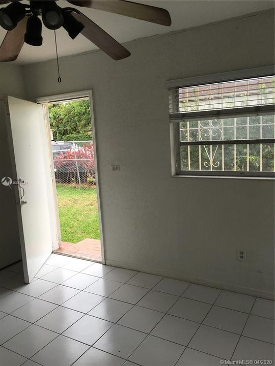 Recently Rented: $750 (1 beds, 1 baths, 500 Square Feet)