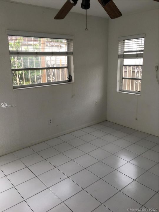 Recently Rented: $750 (1 beds, 1 baths, 500 Square Feet)