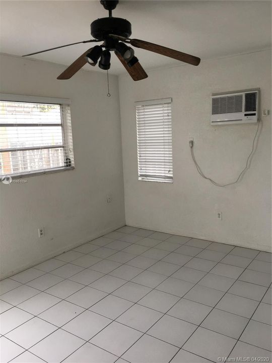 Recently Rented: $750 (1 beds, 1 baths, 500 Square Feet)