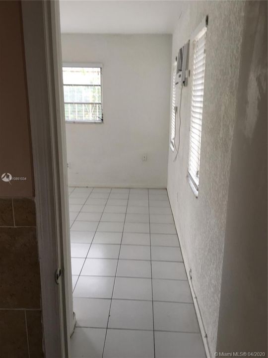 Recently Rented: $750 (1 beds, 1 baths, 500 Square Feet)