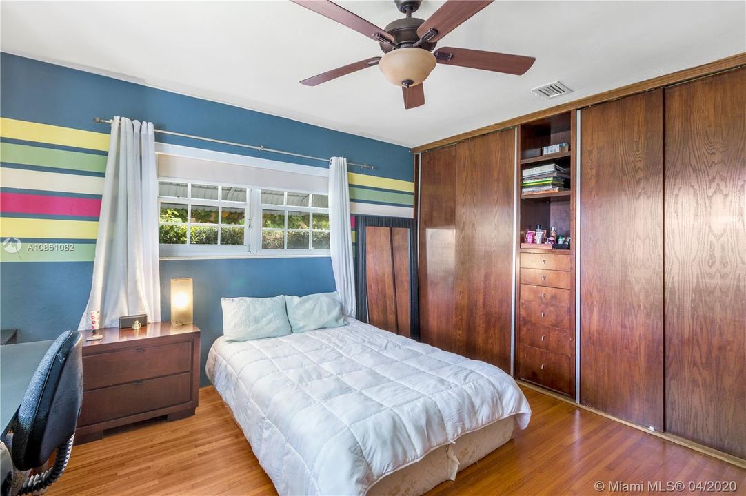 Recientemente alquilado: $3,825 (3 camas, 2 baños, 1701 Pies cuadrados)