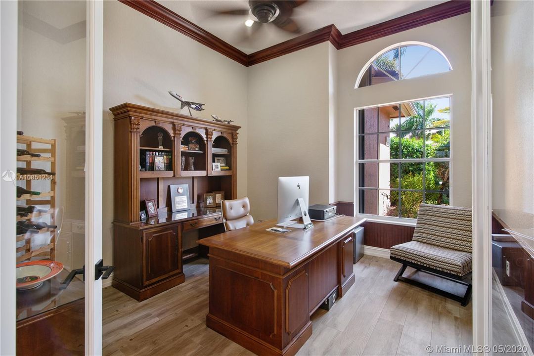 Vendido Recientemente: $1,025,000 (5 camas, 3 baños, 4155 Pies cuadrados)