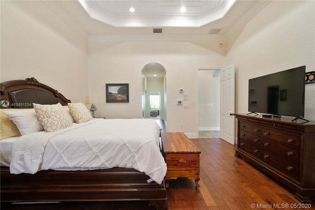 Vendido Recientemente: $1,025,000 (5 camas, 3 baños, 4155 Pies cuadrados)
