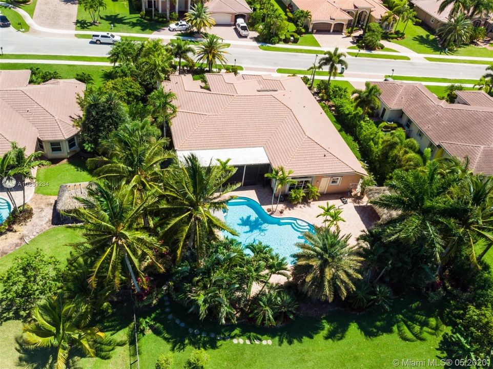 Vendido Recientemente: $1,025,000 (5 camas, 3 baños, 4155 Pies cuadrados)