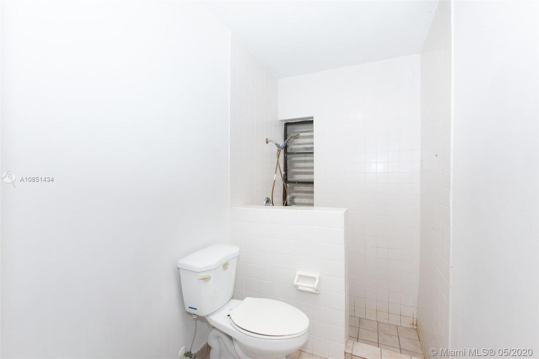 Недавно продано: $449,900 (3 спален, 2 ванн, 2167 Квадратных фут)
