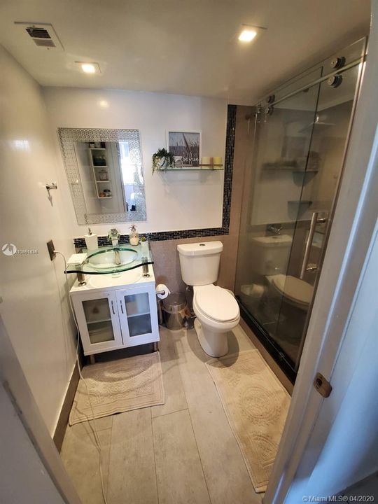 Recently Sold: $109,900 (1 beds, 1 baths, 790 Square Feet)