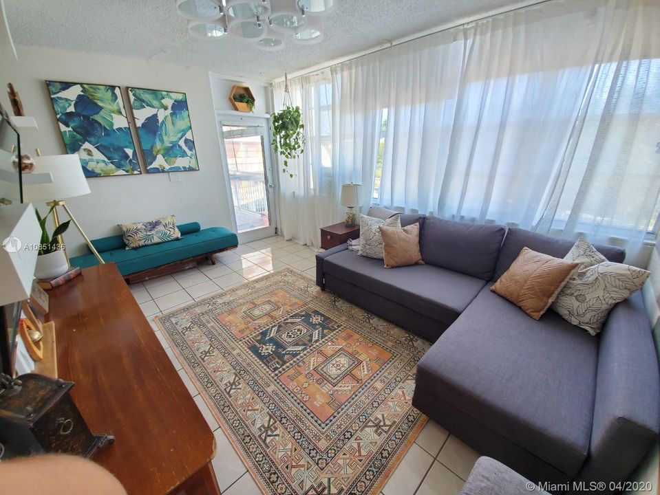Recently Sold: $109,900 (1 beds, 1 baths, 790 Square Feet)
