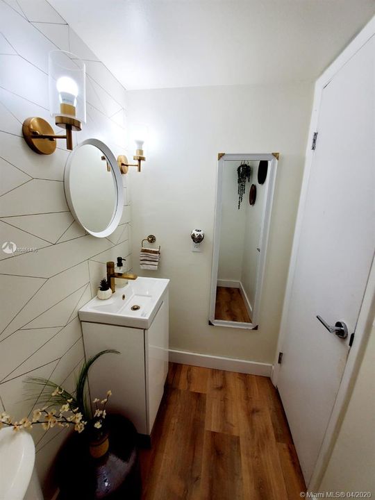 Recently Sold: $109,900 (1 beds, 1 baths, 790 Square Feet)