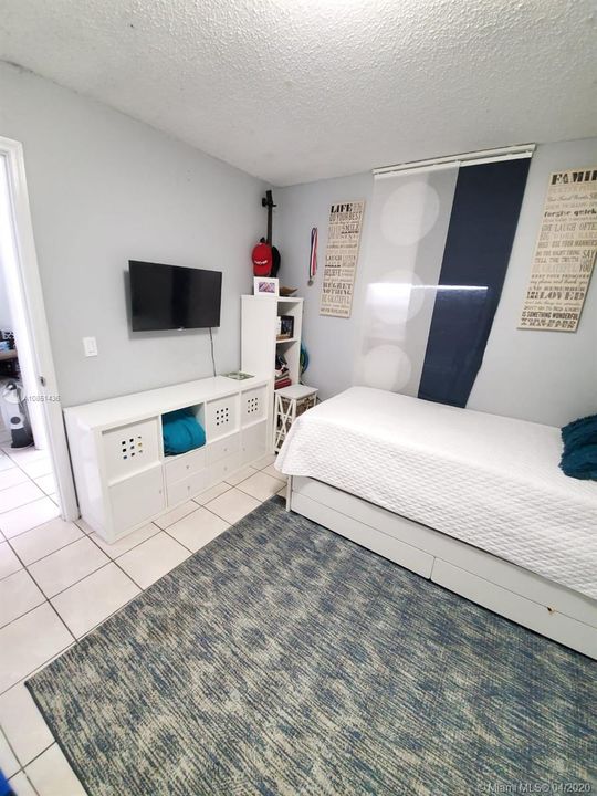 Recently Sold: $109,900 (1 beds, 1 baths, 790 Square Feet)