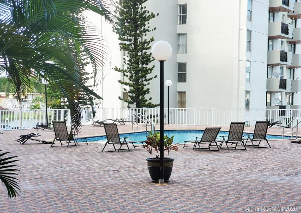 Recently Sold: $109,900 (1 beds, 1 baths, 790 Square Feet)