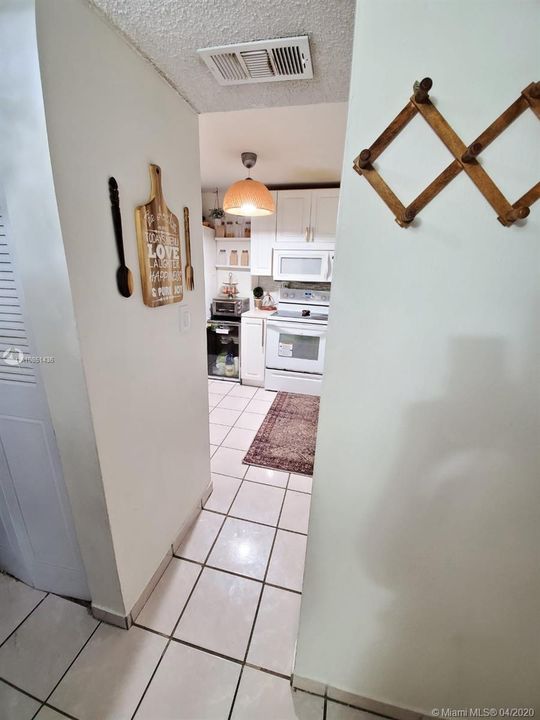 Recently Sold: $109,900 (1 beds, 1 baths, 790 Square Feet)