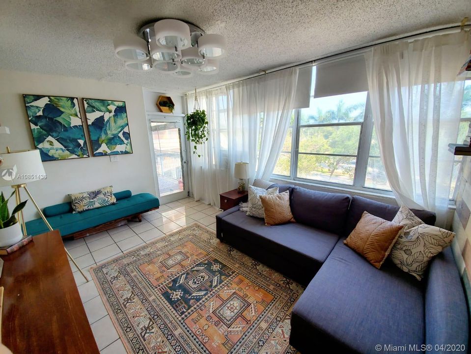 Recently Sold: $109,900 (1 beds, 1 baths, 790 Square Feet)