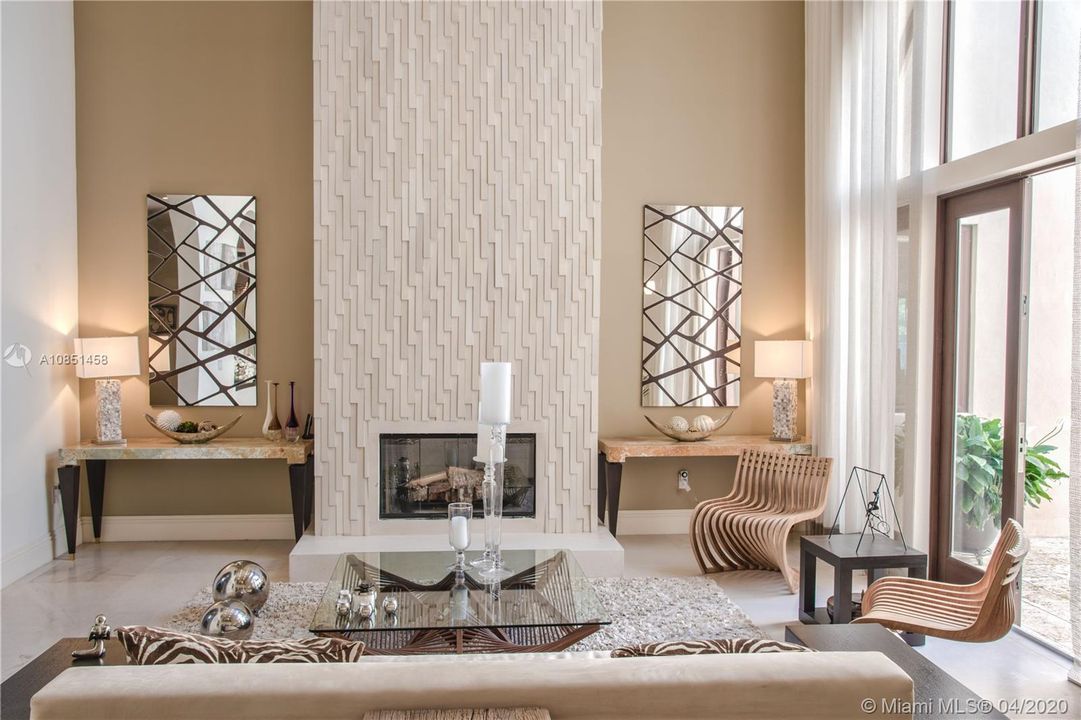 Recently Rented: $25,000 (8 beds, 8 baths, 8308 Square Feet)