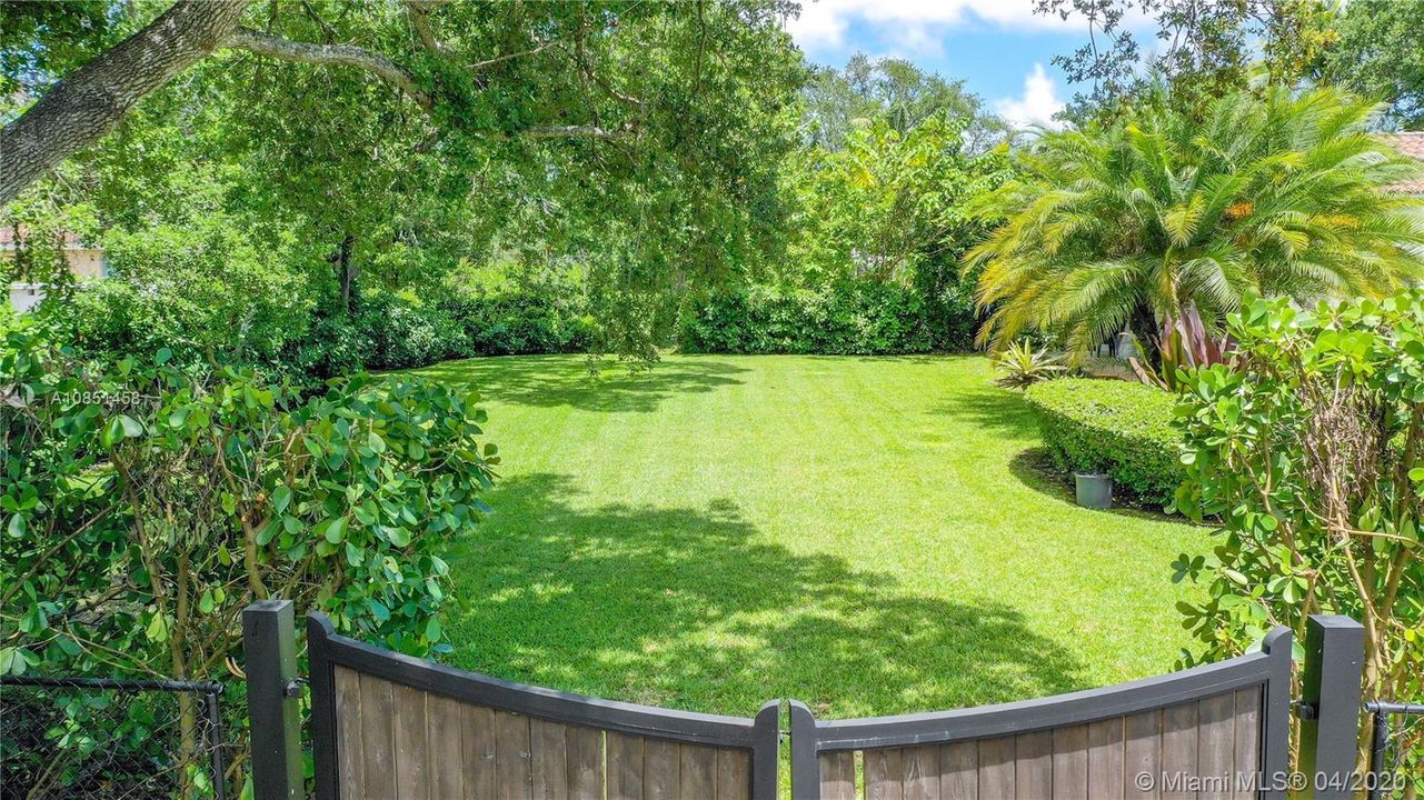 Recently Rented: $25,000 (8 beds, 8 baths, 8308 Square Feet)