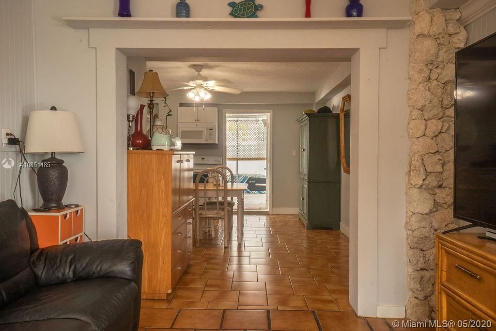 Недавно продано: $895,000 (3 спален, 3 ванн, 1100 Квадратных фут)