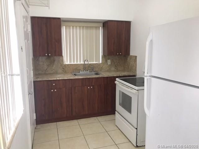 Recently Rented: $1,100 (1 beds, 1 baths, 1000 Square Feet)