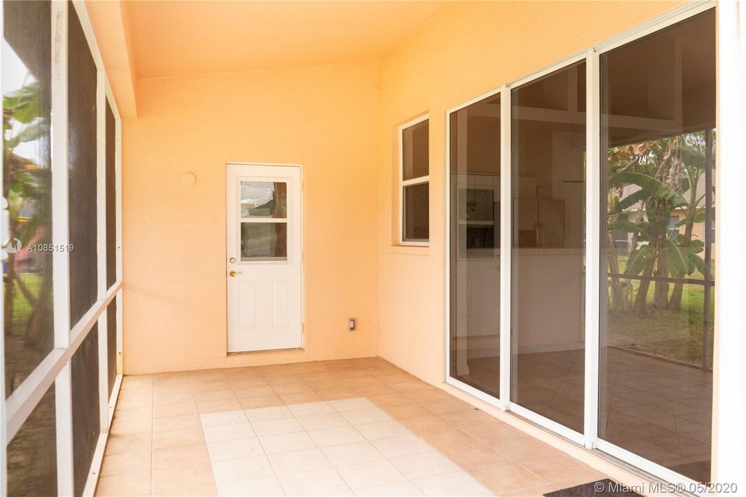 Vendido Recientemente: $172,900 (3 camas, 2 baños, 0 Pies cuadrados)