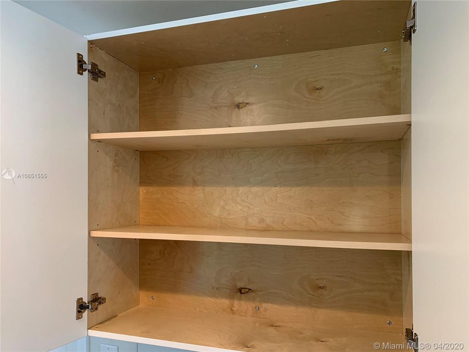 Vendido Recientemente: $279,000 (3 camas, 2 baños, 2185 Pies cuadrados)