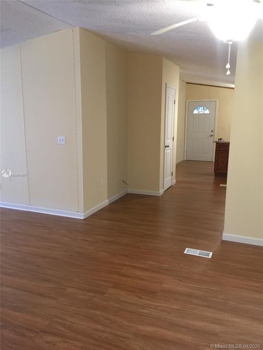 Vendido Recientemente: $119,900 (3 camas, 2 baños, 1242 Pies cuadrados)