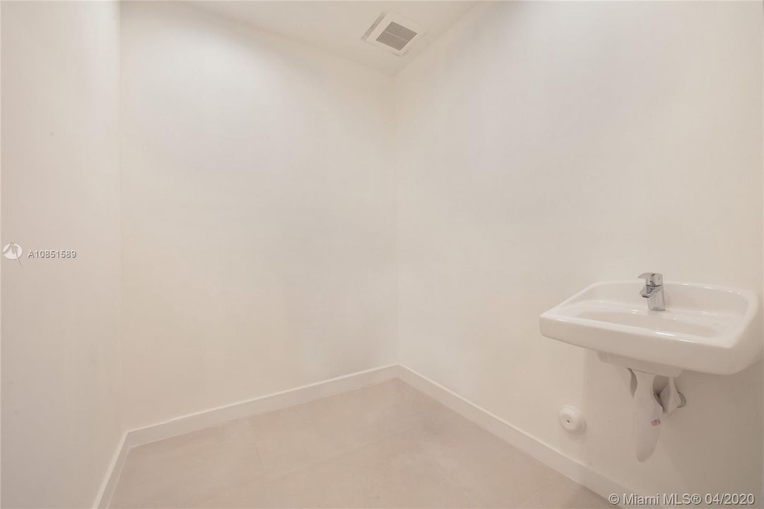 最近租的: $7,500 (0 贝兹, 0 浴室, 0 平方英尺)