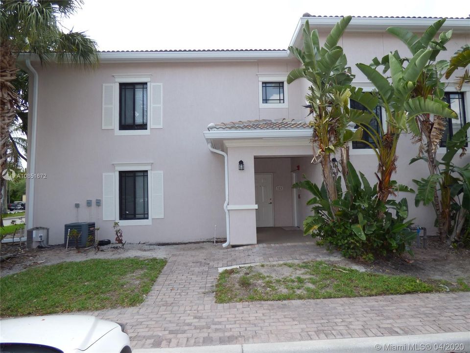 Vendido Recientemente: $180,000 (2 camas, 2 baños, 1177 Pies cuadrados)