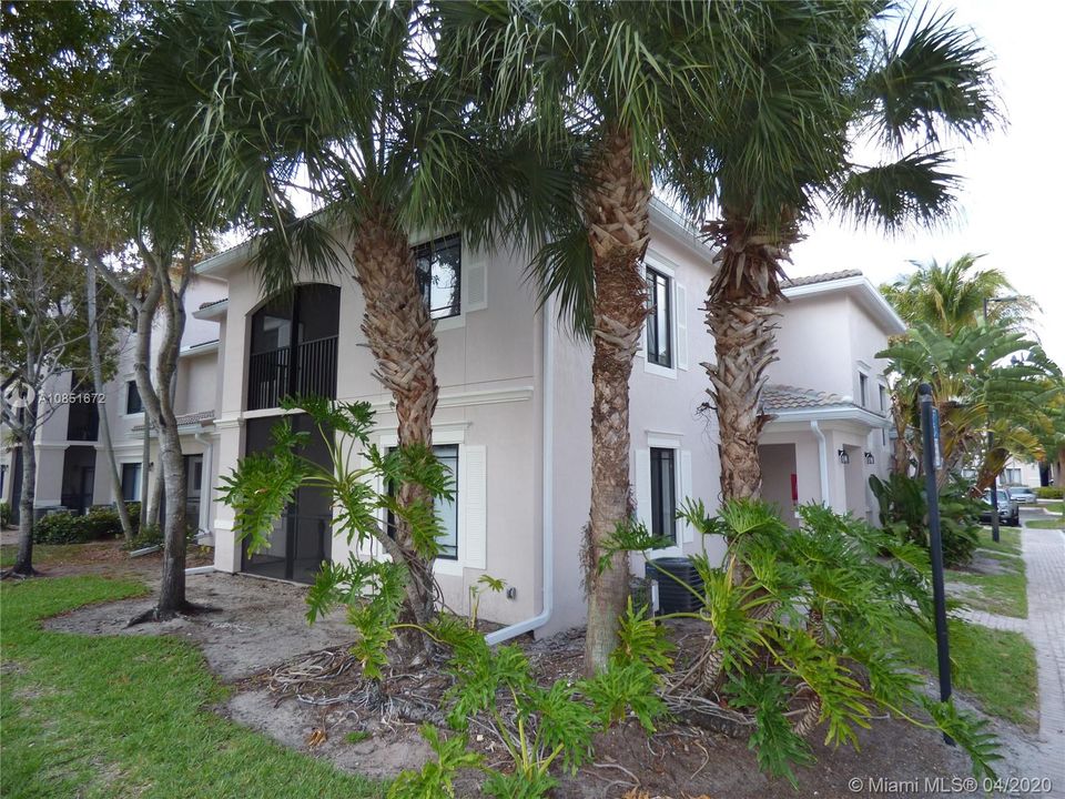 Vendido Recientemente: $180,000 (2 camas, 2 baños, 1177 Pies cuadrados)