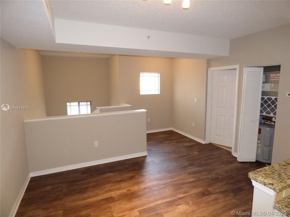 Vendido Recientemente: $180,000 (2 camas, 2 baños, 1177 Pies cuadrados)