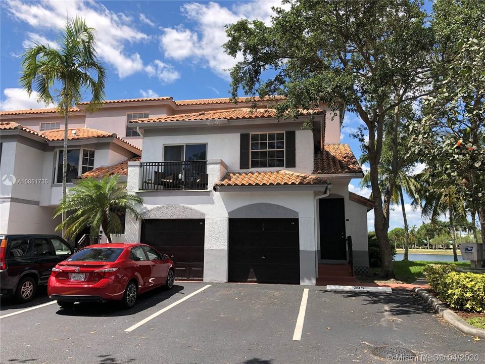 Recently Rented: $1,700 (3 beds, 3 baths, 1285 Square Feet)