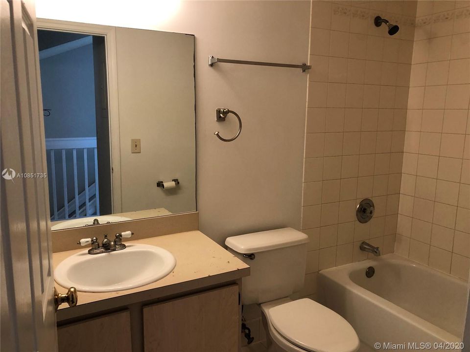 Recently Rented: $1,700 (3 beds, 3 baths, 1285 Square Feet)