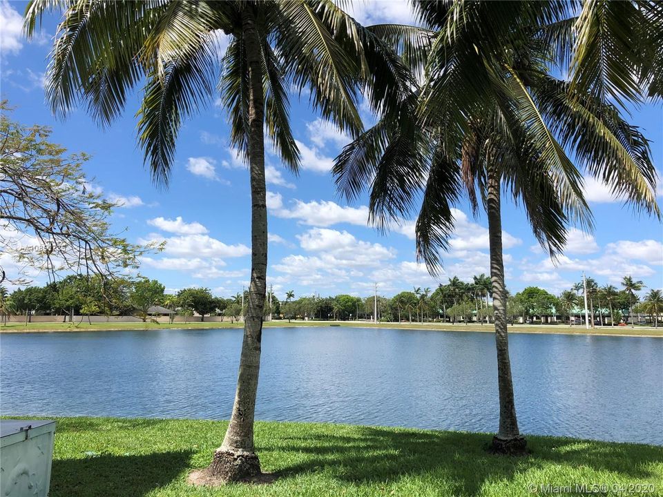 Recently Rented: $1,700 (3 beds, 3 baths, 1285 Square Feet)