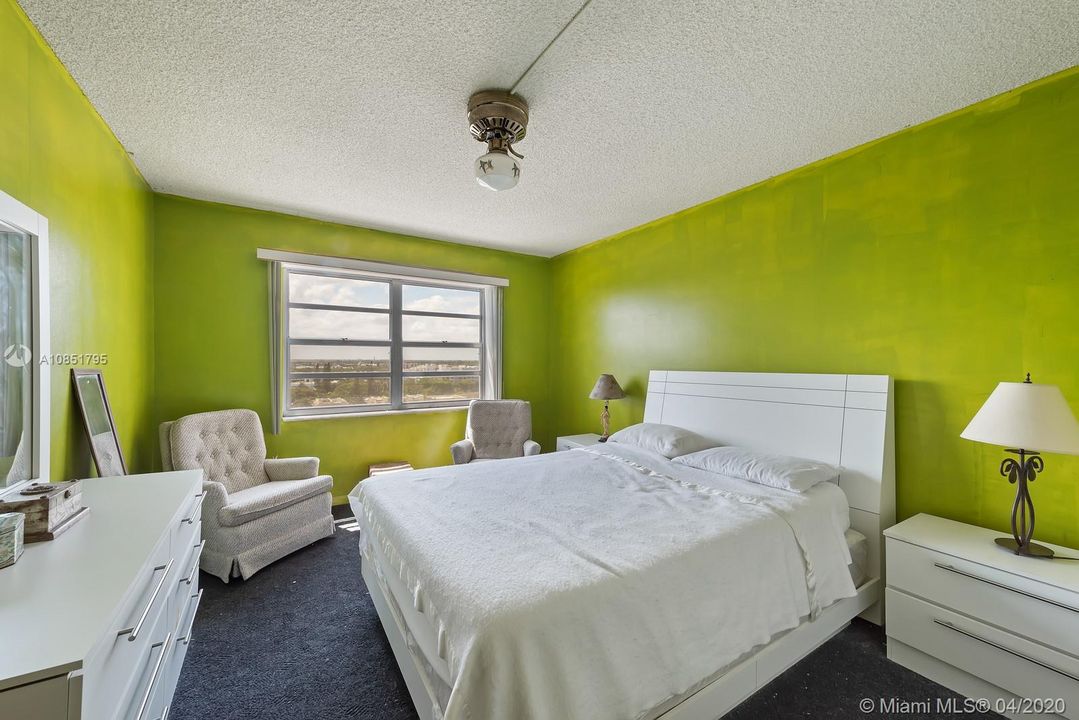 最近售出: $99,500 (1 贝兹, 1 浴室, 690 平方英尺)