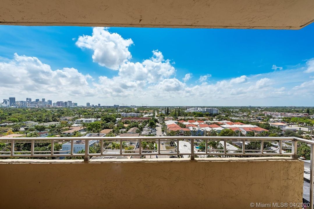 最近售出: $99,500 (1 贝兹, 1 浴室, 690 平方英尺)