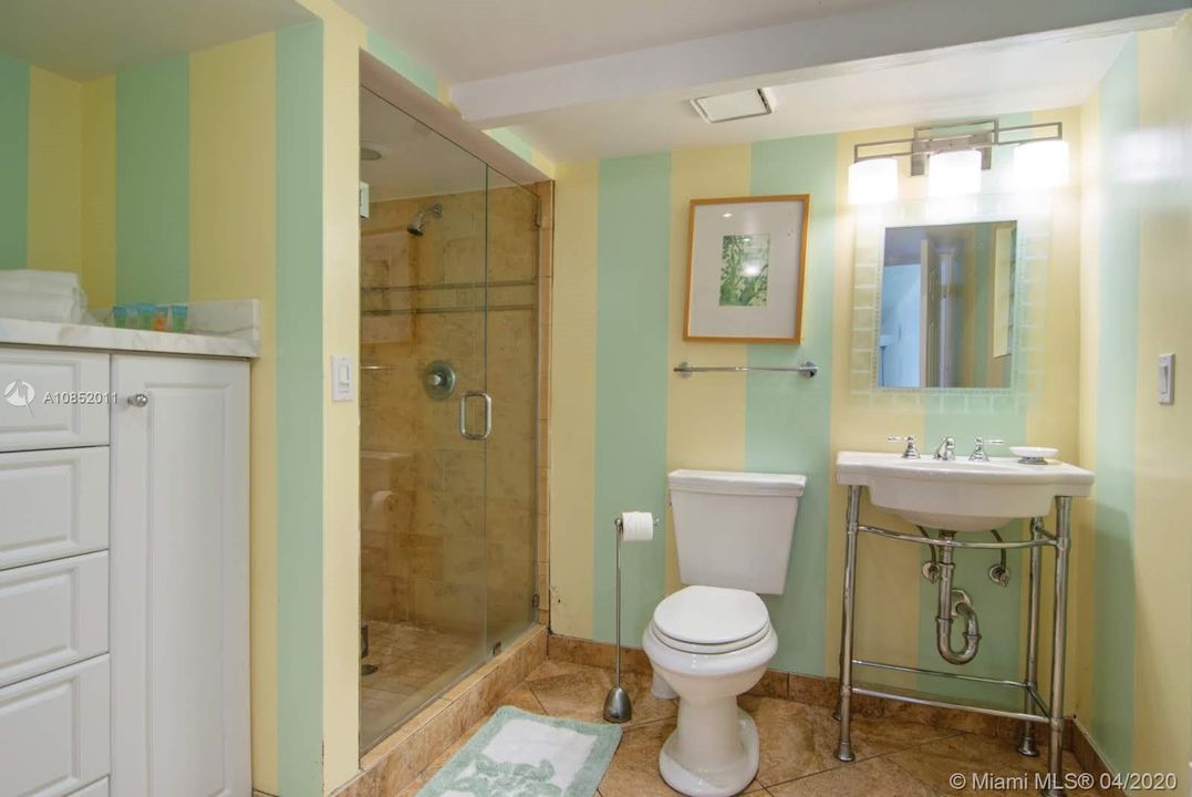 Recientemente alquilado: $25,000 (4 camas, 3 baños, 3019 Pies cuadrados)