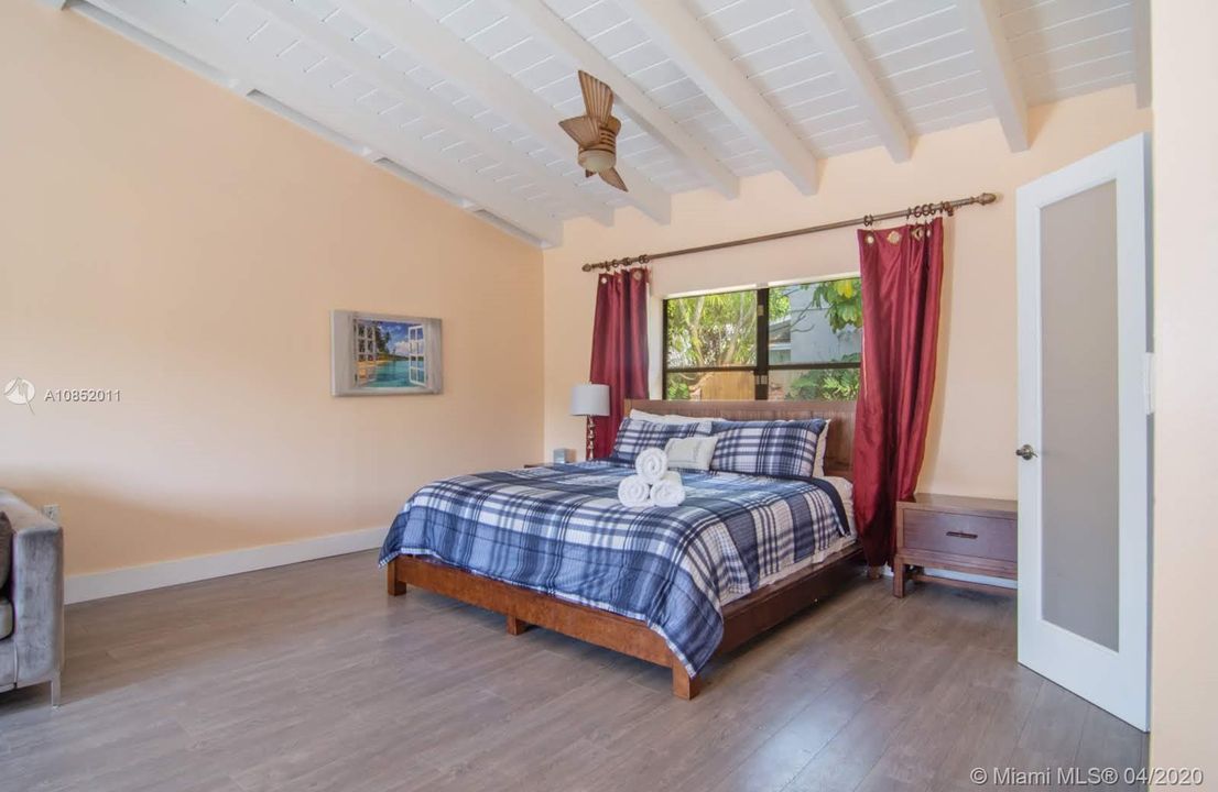 Recientemente alquilado: $25,000 (4 camas, 3 baños, 3019 Pies cuadrados)