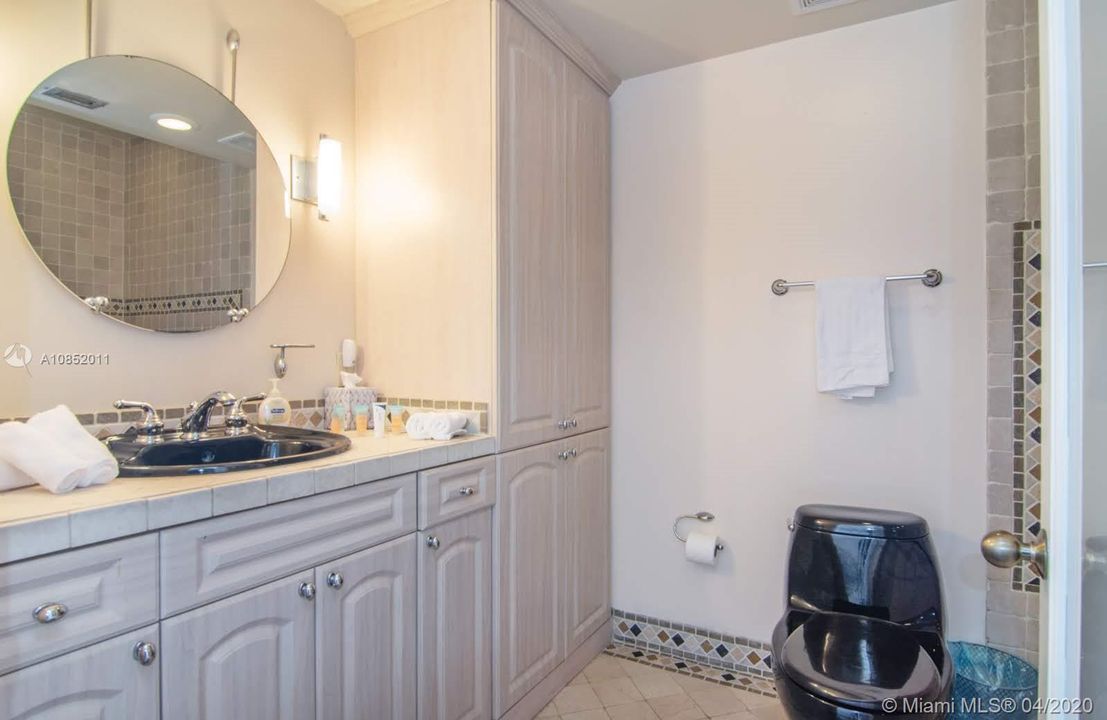 Recientemente alquilado: $25,000 (4 camas, 3 baños, 3019 Pies cuadrados)