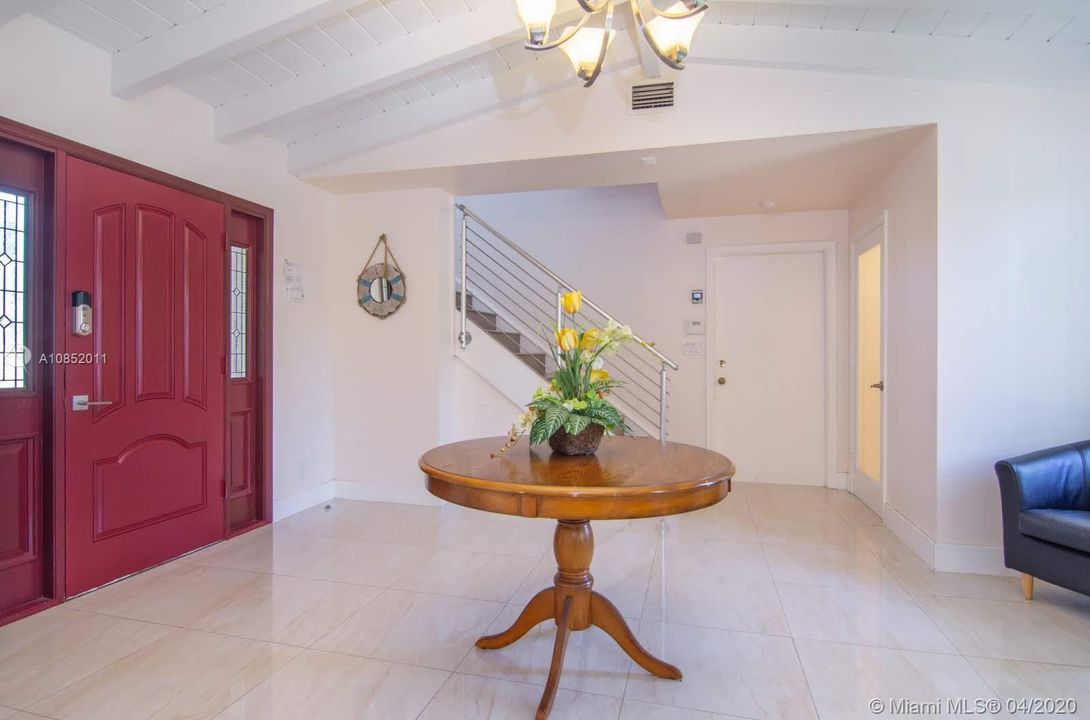 Recientemente alquilado: $25,000 (4 camas, 3 baños, 3019 Pies cuadrados)