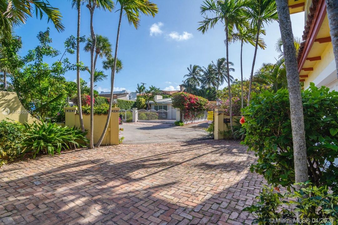 Recientemente alquilado: $25,000 (4 camas, 3 baños, 3019 Pies cuadrados)