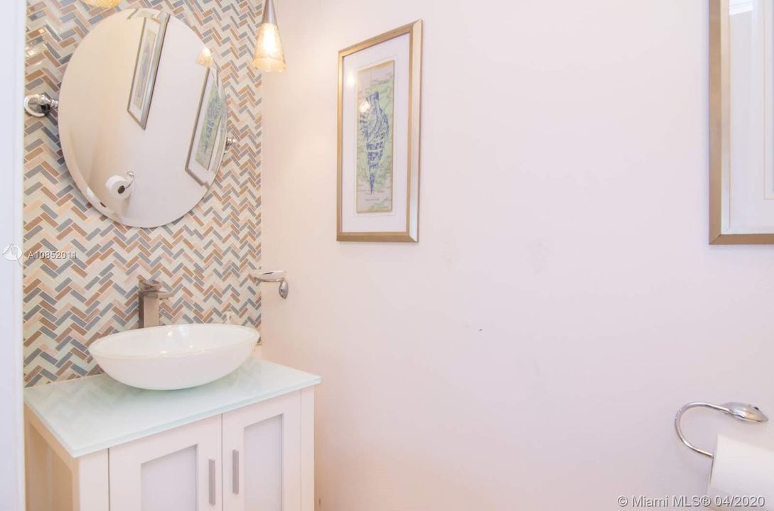 Recientemente alquilado: $25,000 (4 camas, 3 baños, 3019 Pies cuadrados)