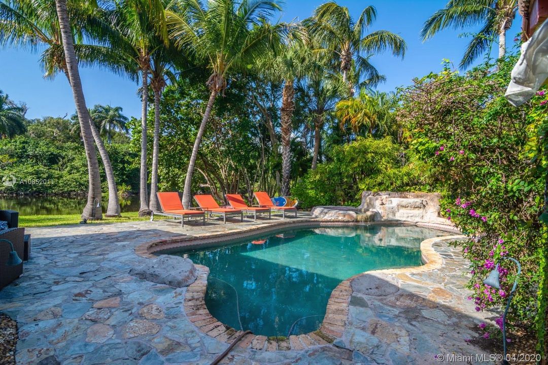 Recientemente alquilado: $25,000 (4 camas, 3 baños, 3019 Pies cuadrados)