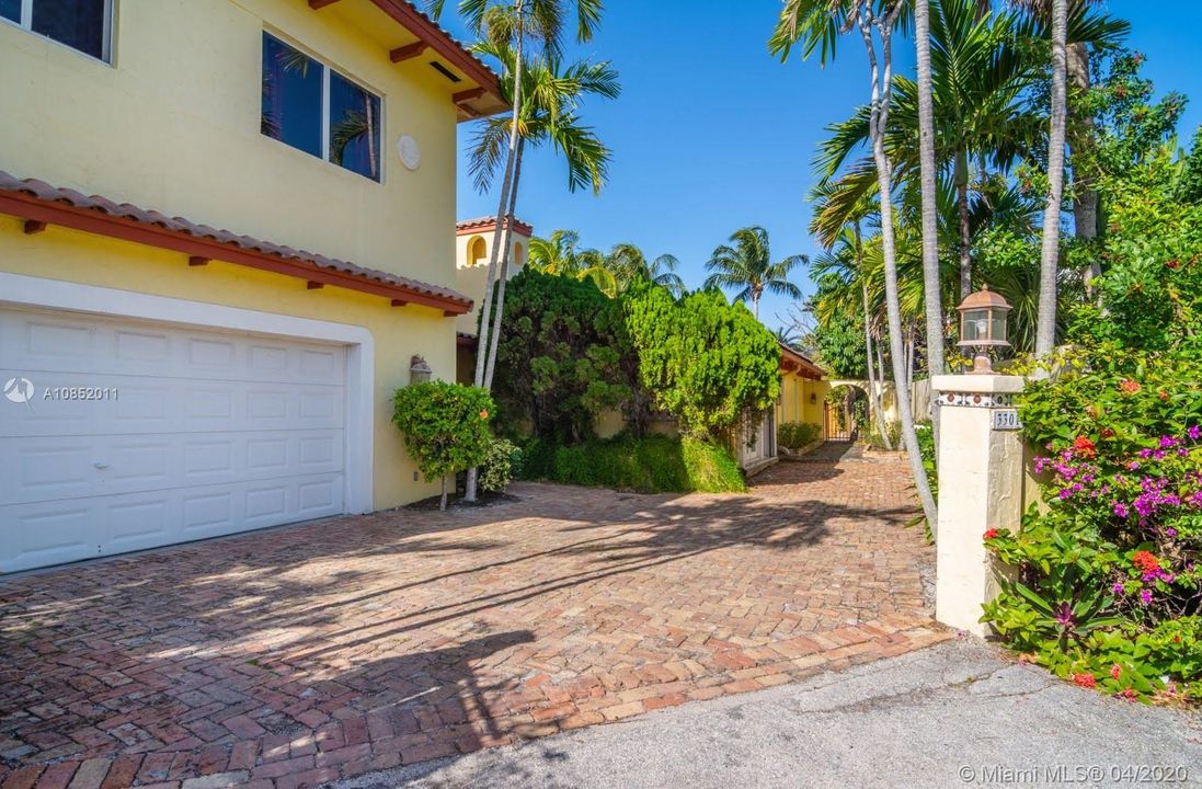 Recientemente alquilado: $25,000 (4 camas, 3 baños, 3019 Pies cuadrados)