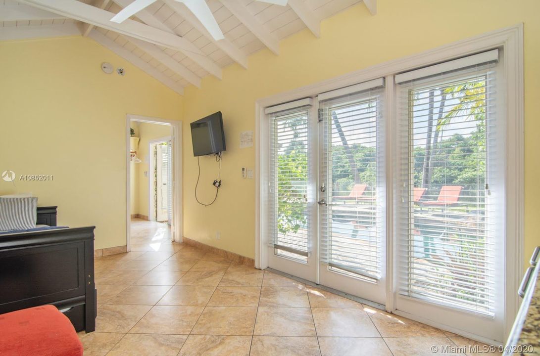 Recientemente alquilado: $25,000 (4 camas, 3 baños, 3019 Pies cuadrados)