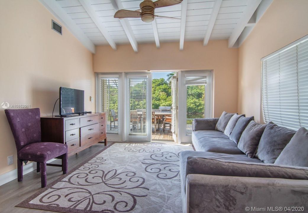 Recientemente alquilado: $25,000 (4 camas, 3 baños, 3019 Pies cuadrados)