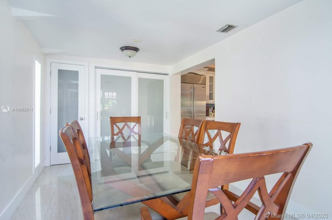 Recientemente alquilado: $25,000 (4 camas, 3 baños, 3019 Pies cuadrados)