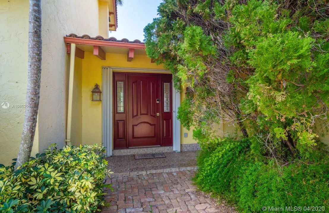 Recientemente alquilado: $25,000 (4 camas, 3 baños, 3019 Pies cuadrados)