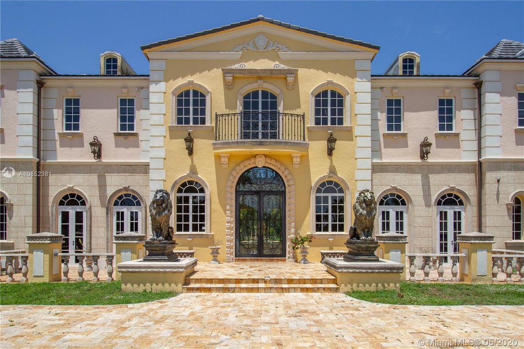 Recently Sold: $2,890,000 (6 beds, 7 baths, 9416 Square Feet)