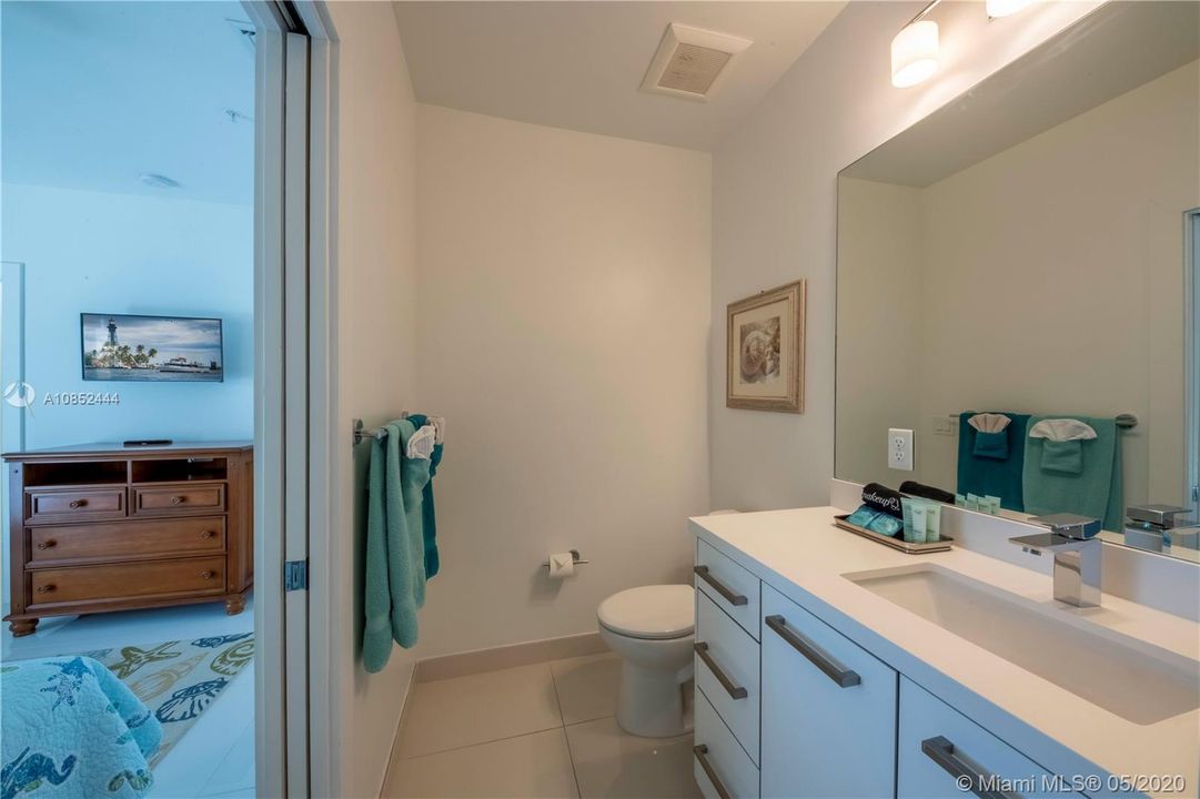 最近租的: $3,000 (4 贝兹, 3 浴室, 1916 平方英尺)