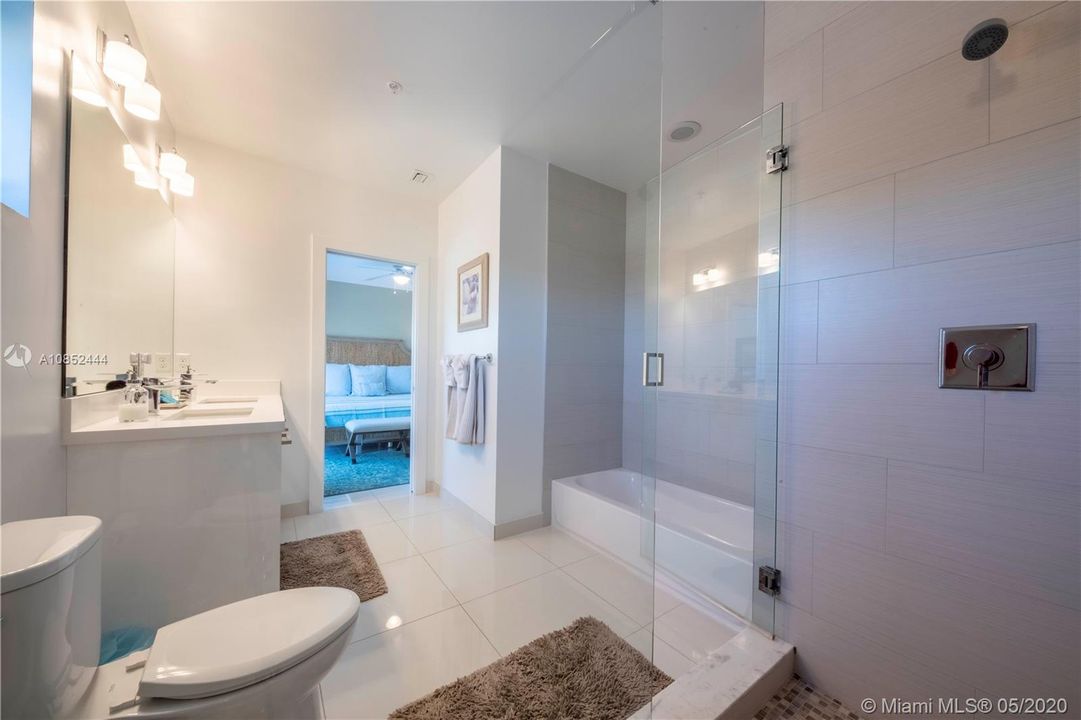 最近租的: $3,000 (4 贝兹, 3 浴室, 1916 平方英尺)