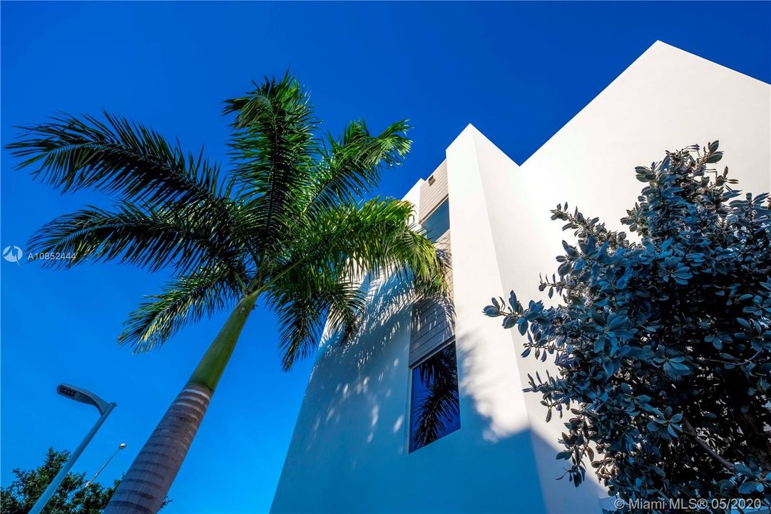 最近租的: $3,000 (4 贝兹, 3 浴室, 1916 平方英尺)