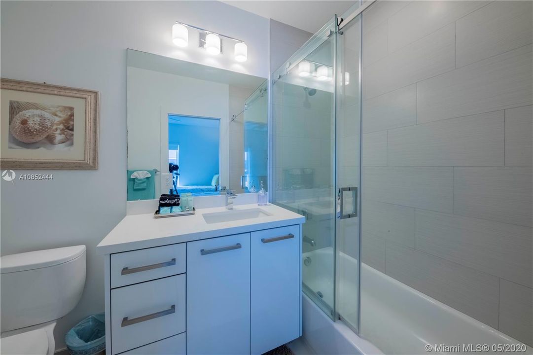 最近租的: $3,000 (4 贝兹, 3 浴室, 1916 平方英尺)