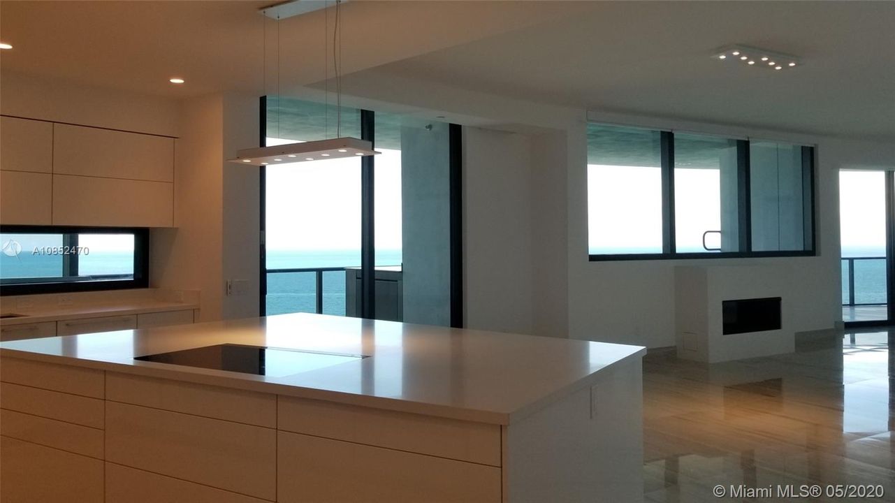 Recientemente alquilado: $16,000 (3 camas, 4 baños, 3555 Pies cuadrados)